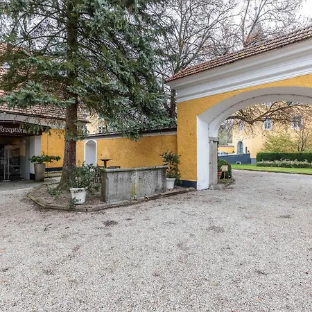 Aparthotel Am Schloss Muehldorf