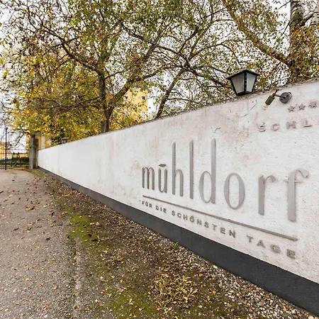 Am Schloss Muehldorf * Feldkirchen an der Donau