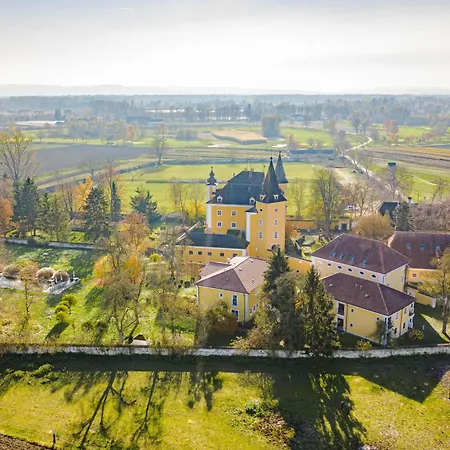 Aparthotel Am Schloss Muehldorf